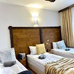 Red House Family House 3*