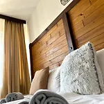 Red House Family House Hotel