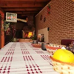 Red House Family House Банско