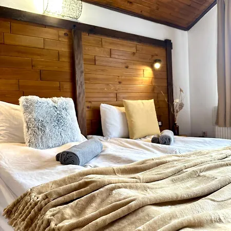 Red House Family House 3*