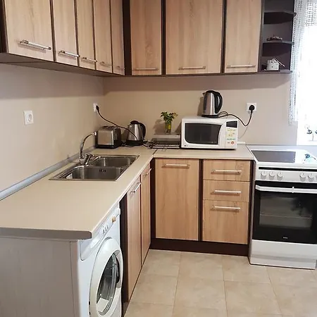 Red House Family House 3*