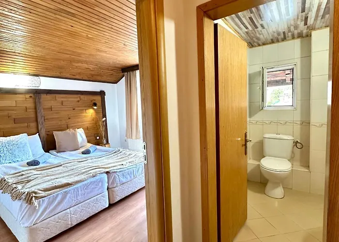 Red House Family House 3* 반스코