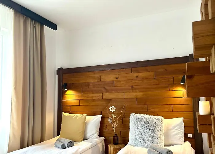 Red House Family House 호텔