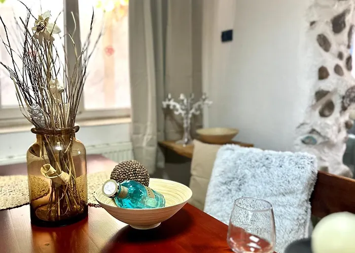 Red House Family House 반스코