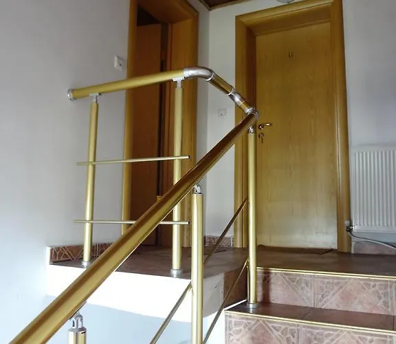 호텔 Red House Family House