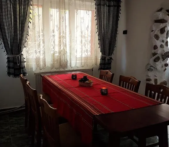 호텔 Red House Family House