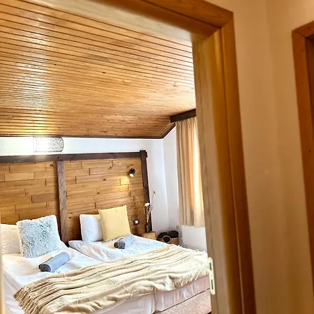 Red House Family House Hotel 3*