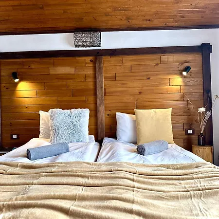Hotel Red House Family House 3*