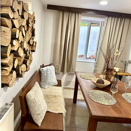 Red House Family House Hotel 3*