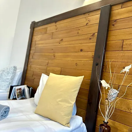 Hotel Red House Family House