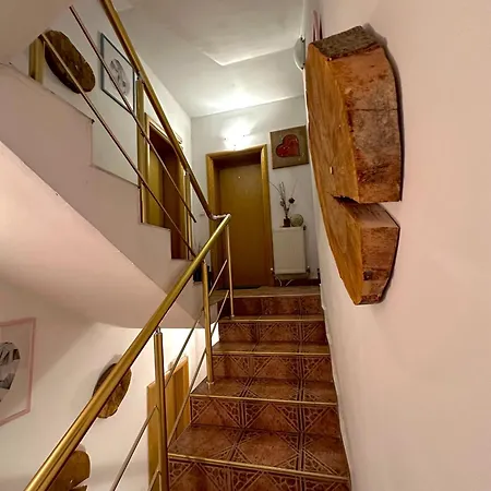 Red House Family House Hotel