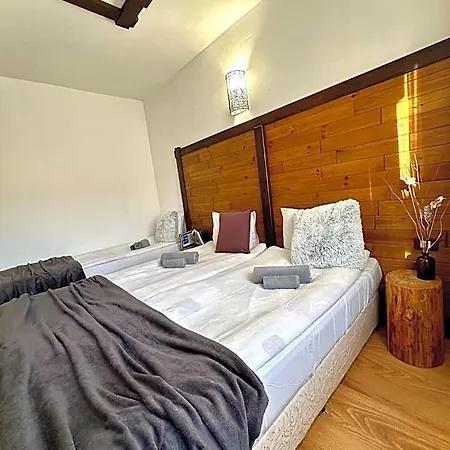 Red House Family House Hotel