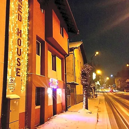 Red House Family House Hotel 3*