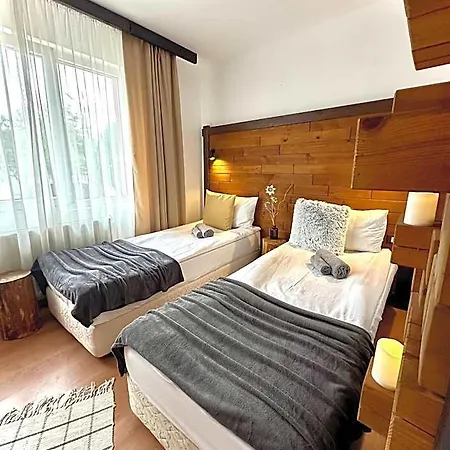 Red House Family House Hotel 3*
