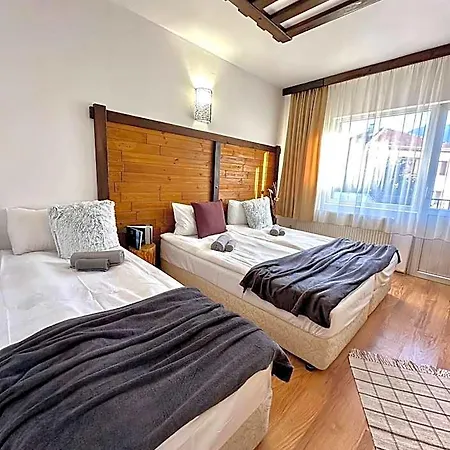 Hotel Red House Family House