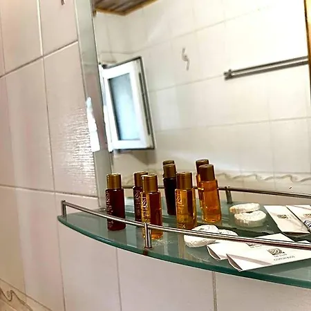 Red House Family House Hotel 3*