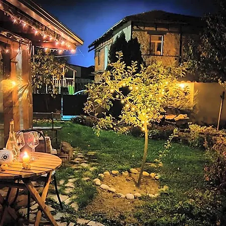 Hotel Red House Family House 3*