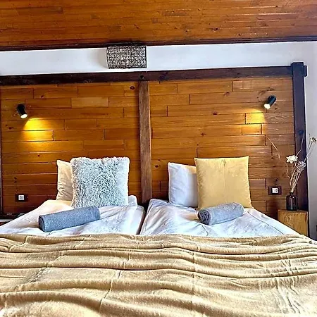 Red House Family House Hotel