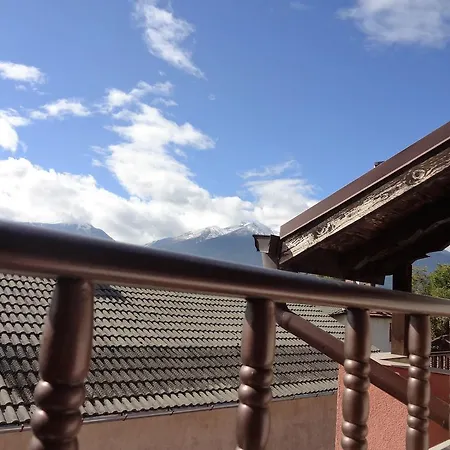 Red House Family House 3*