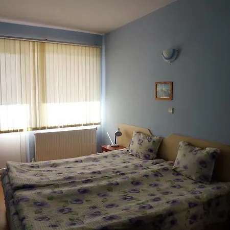 Red House Family House Hotel 3*