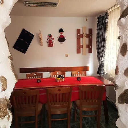 Hotel Red House Family House