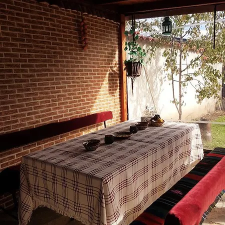 Red House Family House Hotel 3*