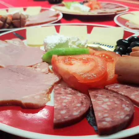 Red House Family House Hotel