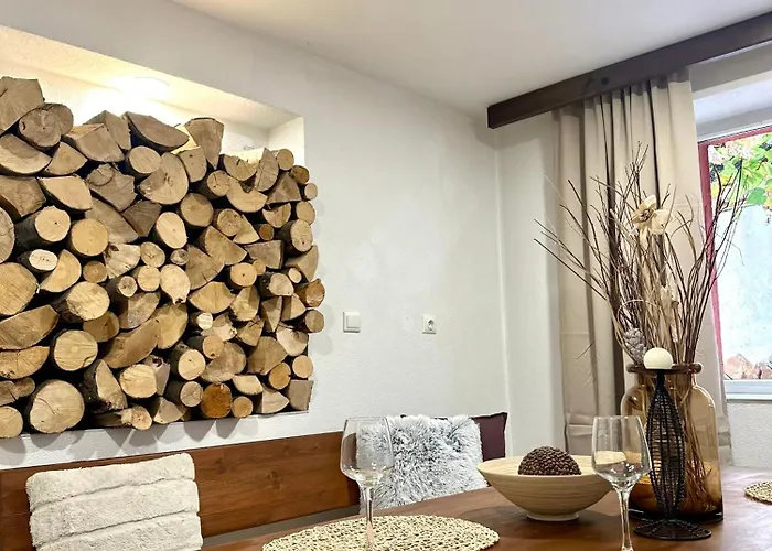 Red House Family House מלון