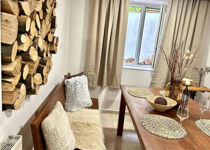 Red House Family House מלון 3*