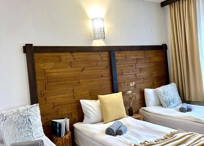 Red House Family House 3*