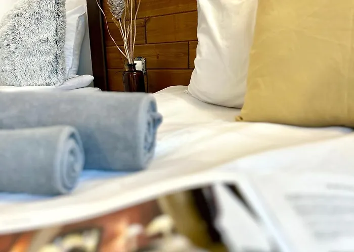 Red House Family House 3*